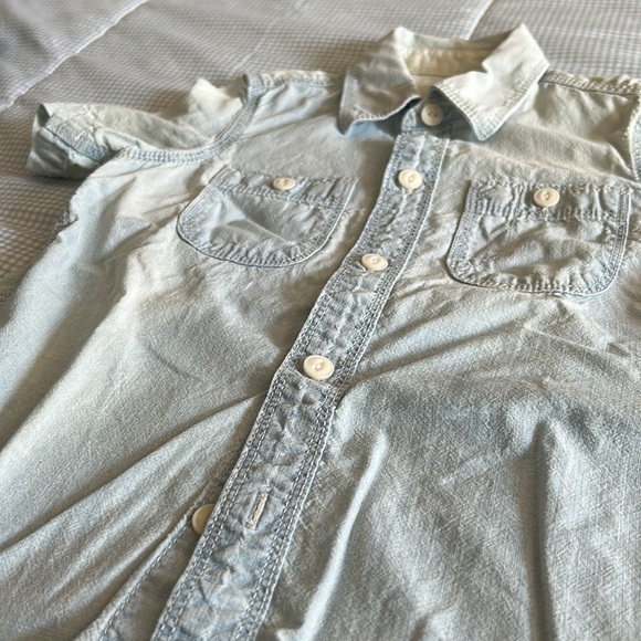 Gap Kids S/S Light Denim Shirt - Picture 2 of 4